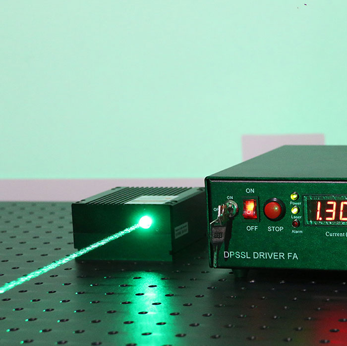 525nm 8000mW Alto Voltaje Verde Láser semiconductor CW/Modulación